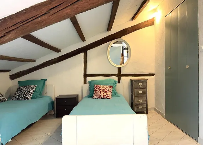 Garibaldi Mansarde Apartman *