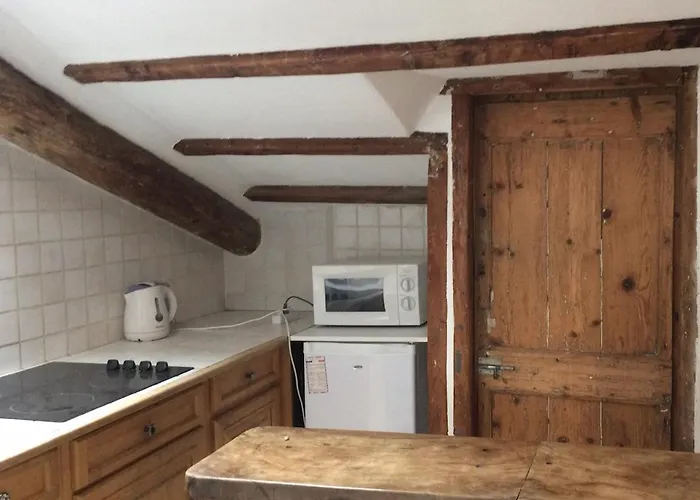 Garibaldi Mansarde Apartman *